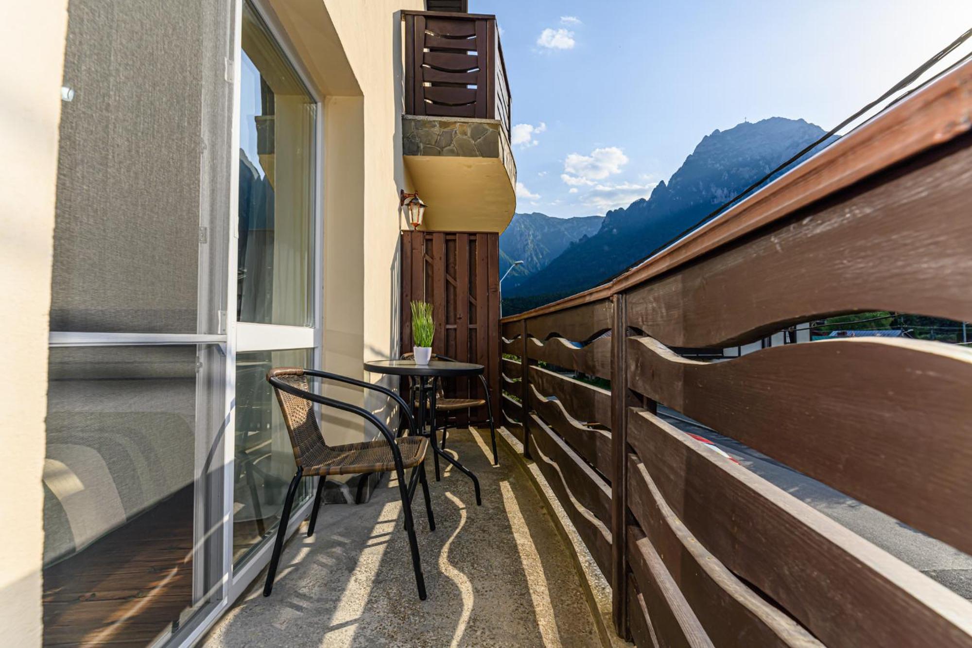 Casa Ramino Hotel Busteni Bagian luar foto