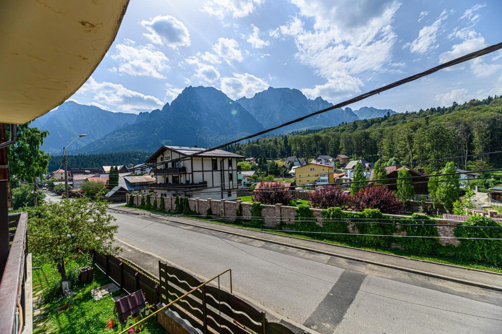 Casa Ramino Hotel Busteni Bagian luar foto