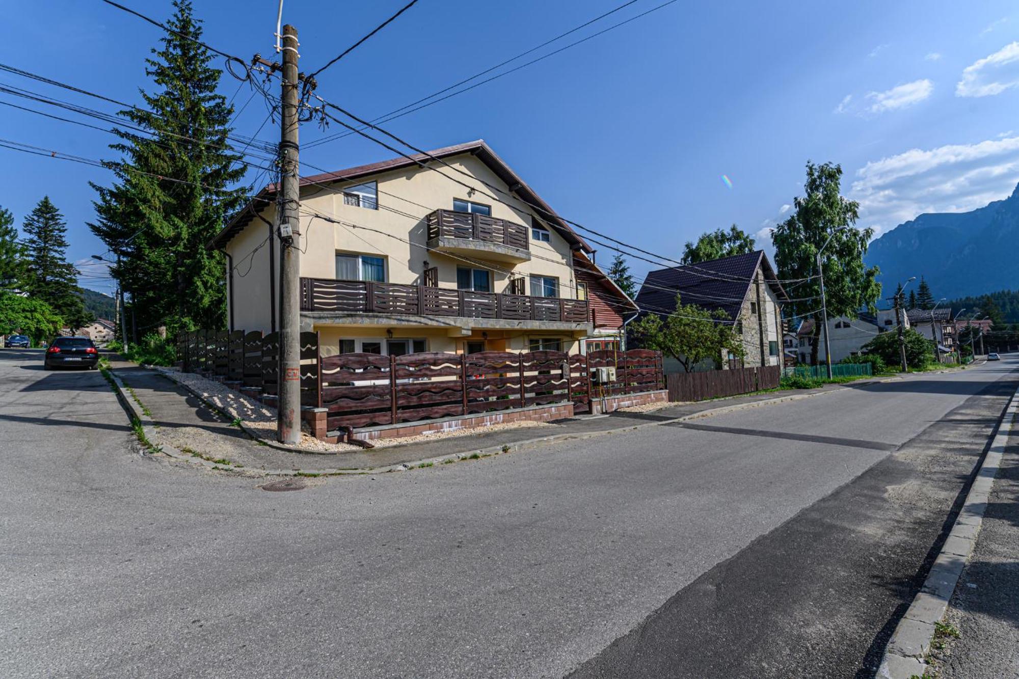 Casa Ramino Hotel Busteni Bagian luar foto