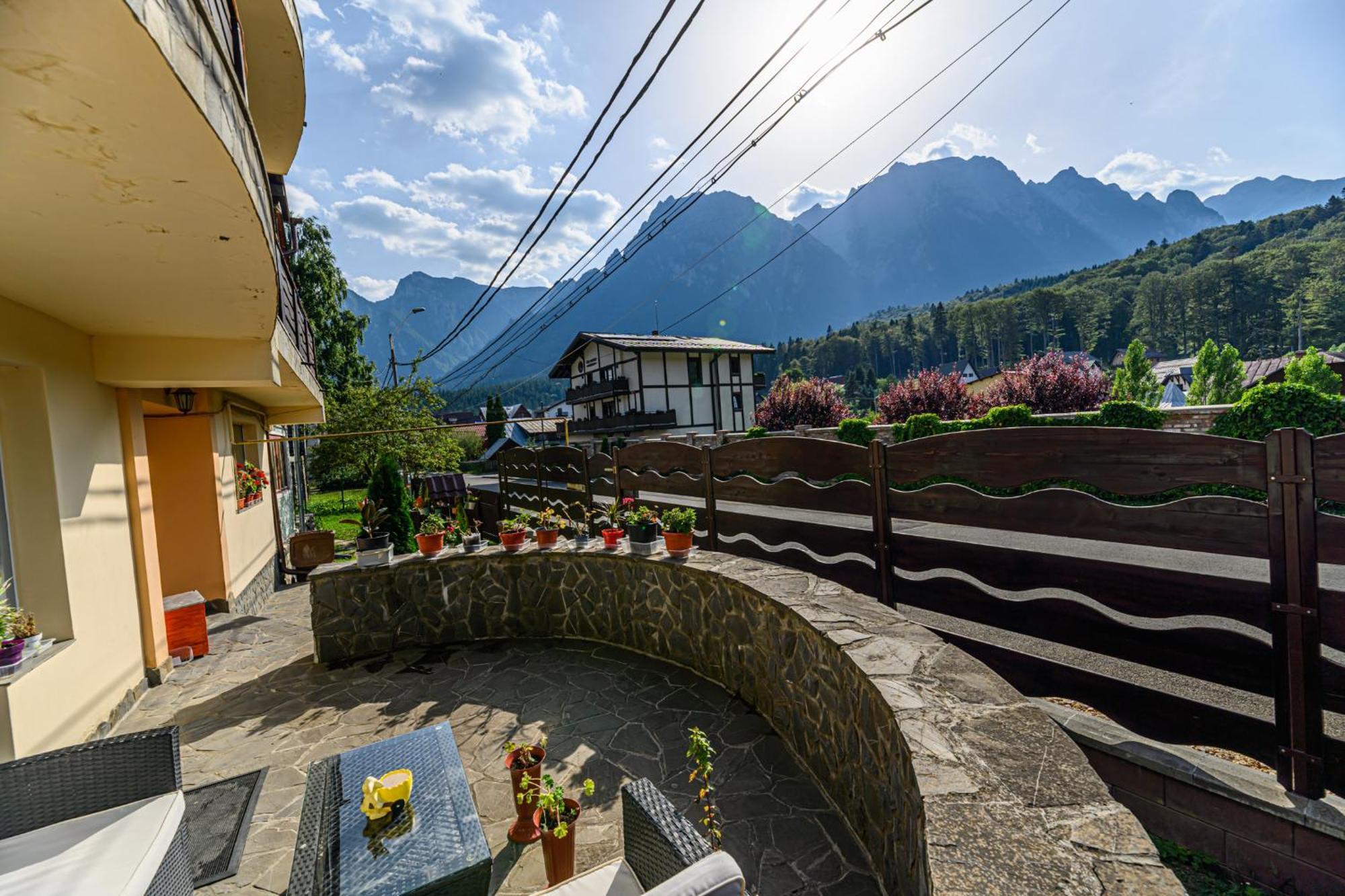 Casa Ramino Hotel Busteni Bagian luar foto