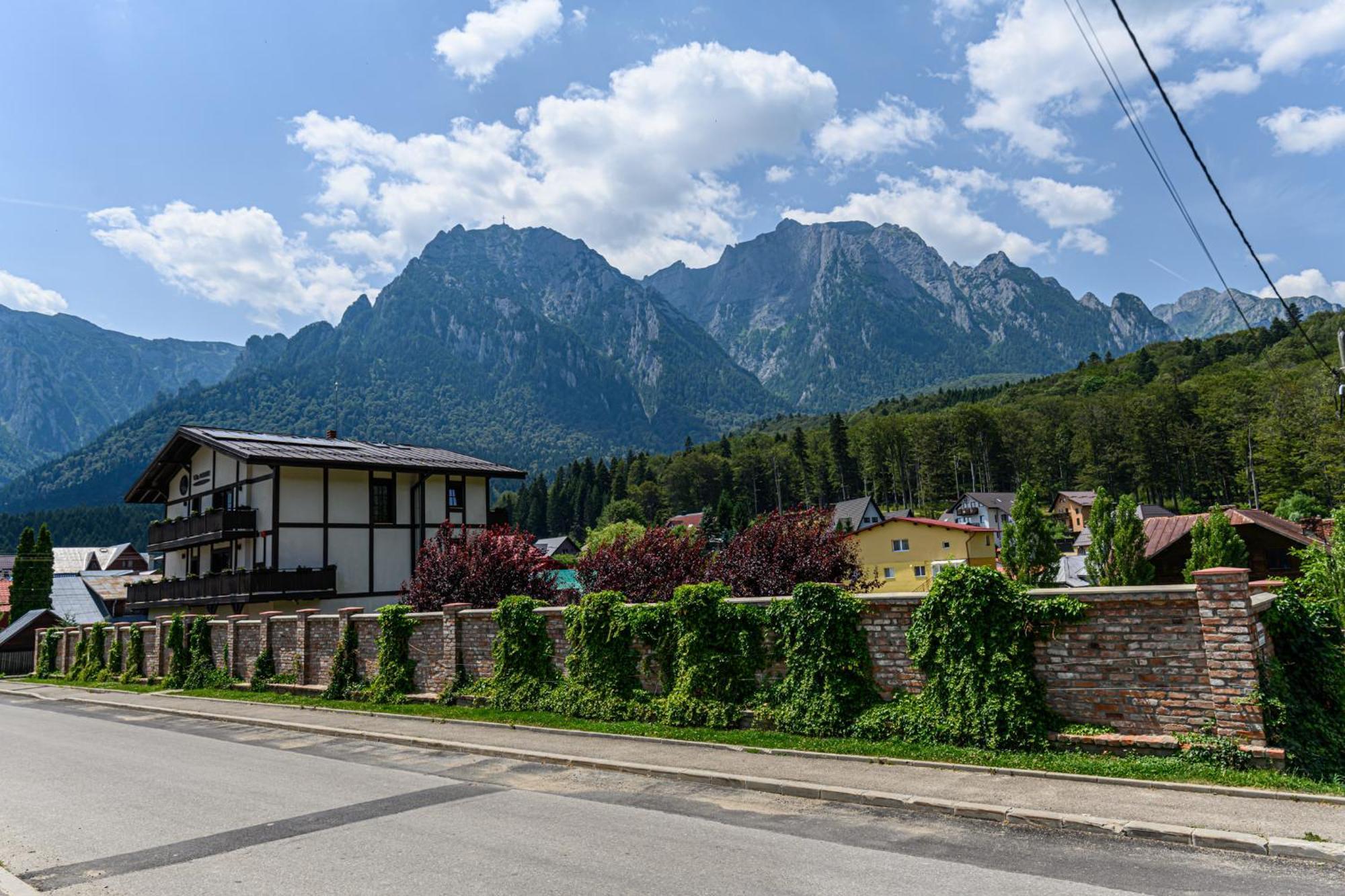 Casa Ramino Hotel Busteni Bagian luar foto