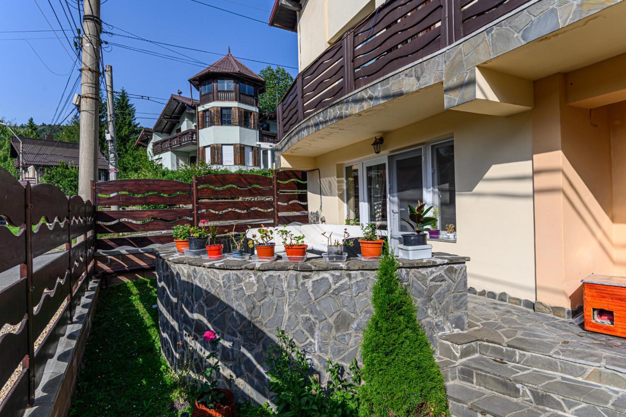 Casa Ramino Hotel Busteni Bagian luar foto