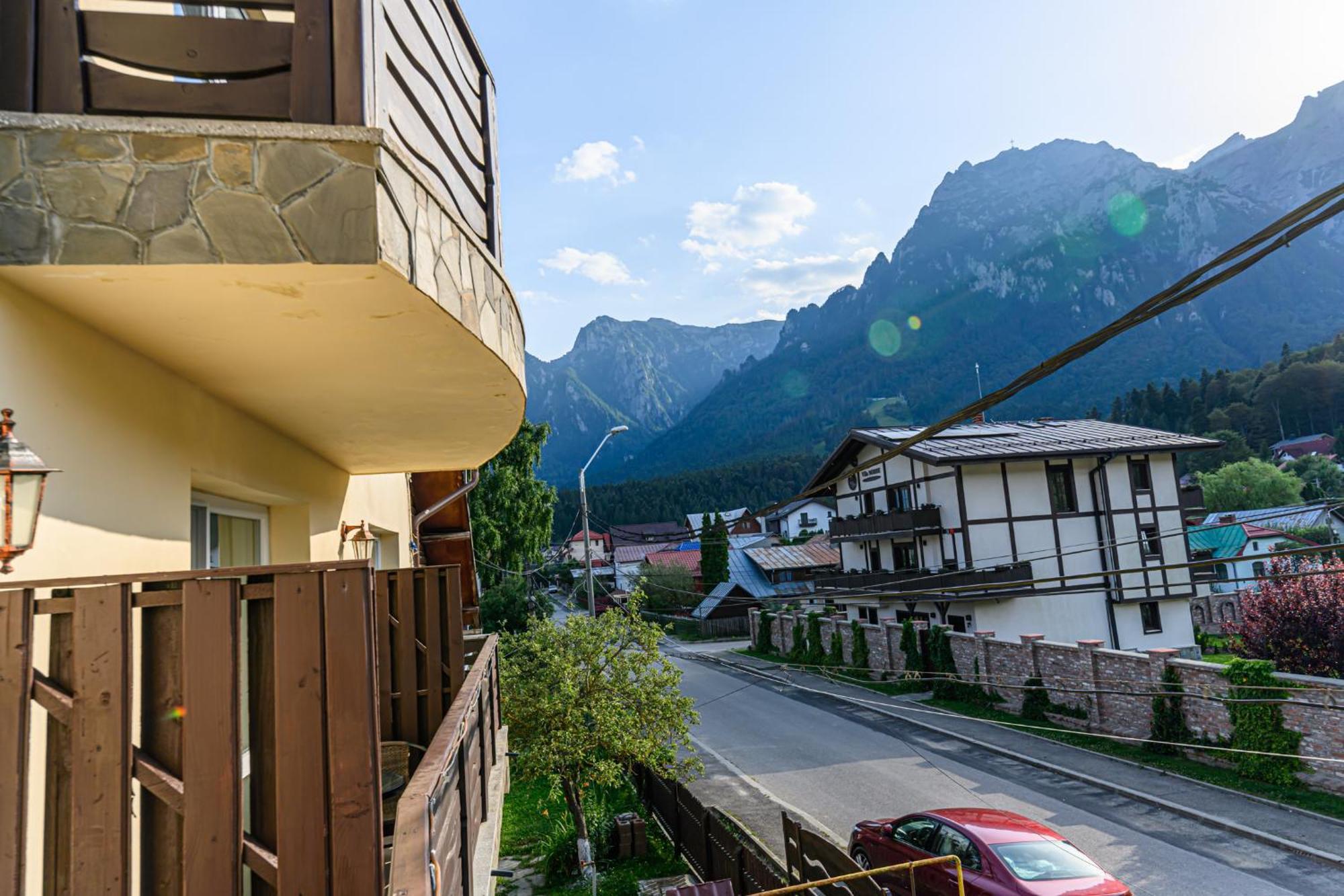 Casa Ramino Hotel Busteni Bagian luar foto