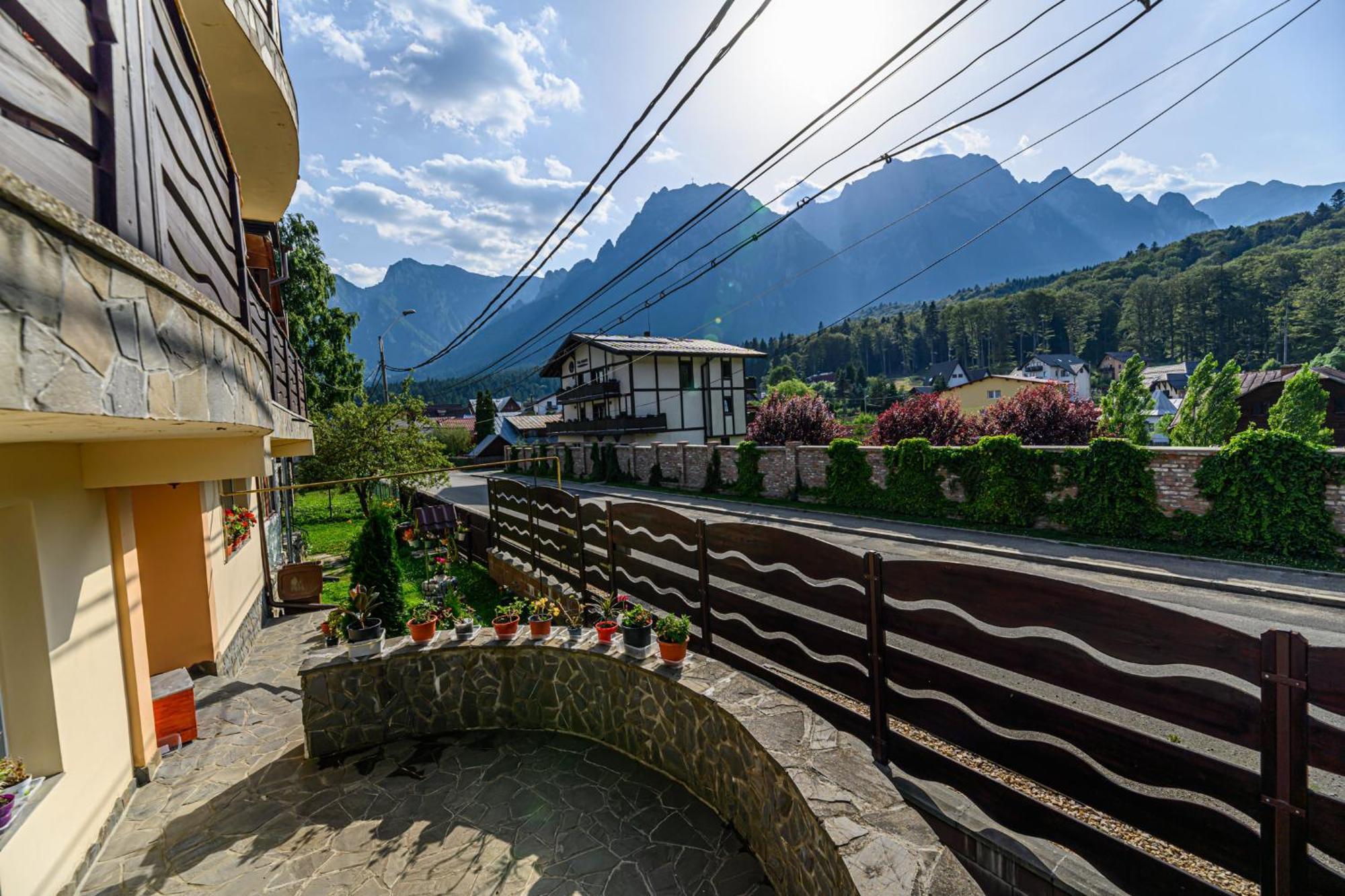 Casa Ramino Hotel Busteni Bagian luar foto