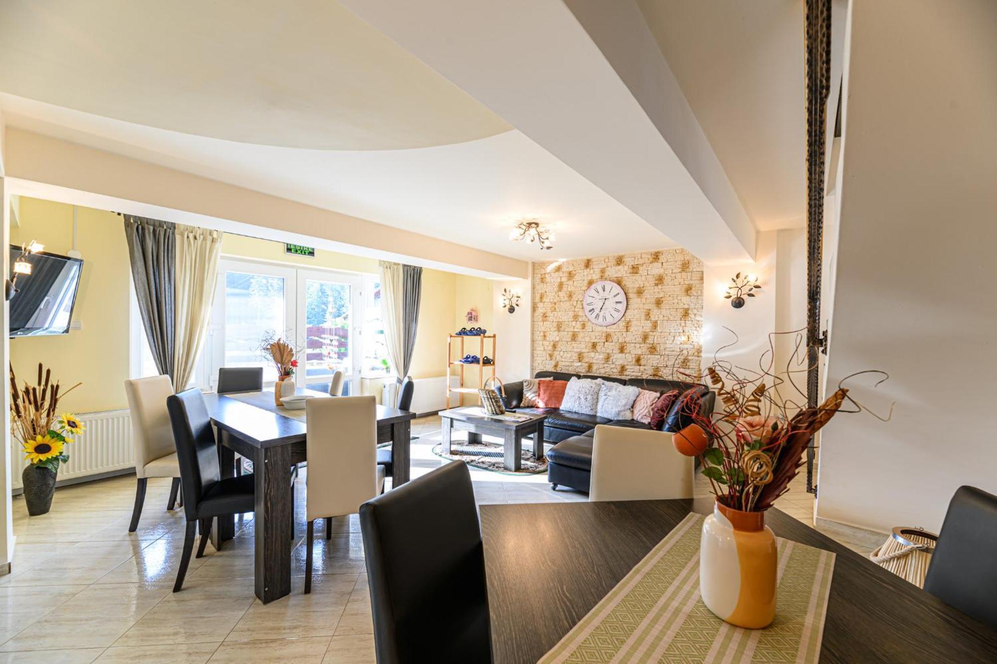 Casa Ramino Hotel Busteni Bagian luar foto