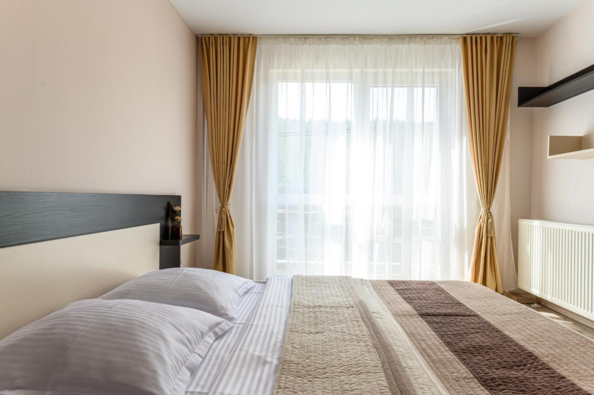 Casa Ramino Hotel Busteni Bagian luar foto