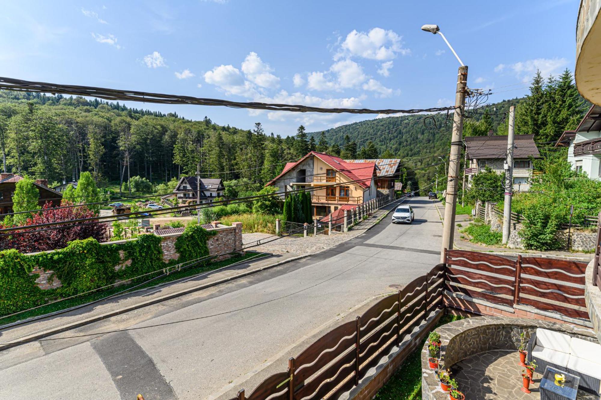 Casa Ramino Hotel Busteni Bagian luar foto